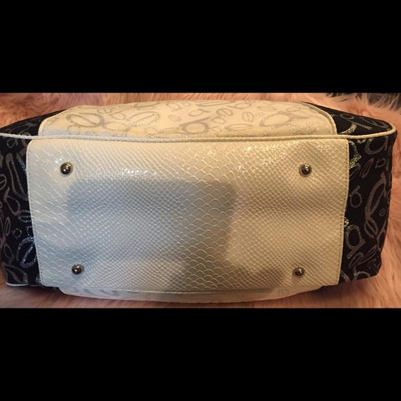 Bebe Vintage Metallic signature hobo bag - Picture 2 of 3